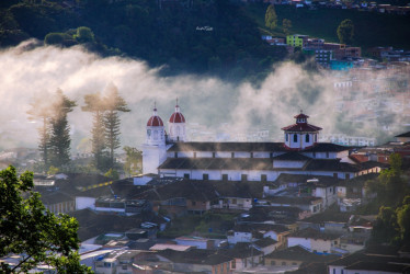 En el Norte de Caldas denuncian supuestas presiones a contratistas de una Alcaldía. El alcalde niega las acusaciones.
