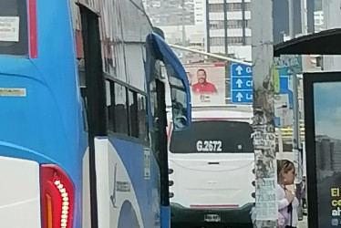 Los buses no están parando en los sardineles