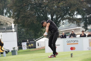 Camilo Villegas (foto) y Ricardo Celia superan el corte del Astara Golf Championship, torneo del Korn Ferry Tour en el Country Club de Bogotá.
