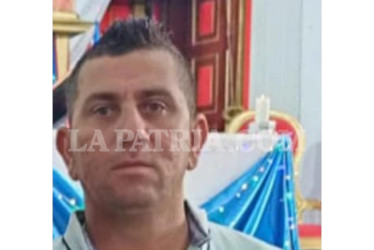 La víctima laboraba en una finca, cuando tropezó y rodó por una ladera, lo que le provocó la muerte.