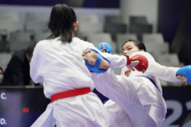 Deportistas de la selección Colombia de karate optan por vender empanadas para costear sus viajes a los torneos mundiales de su deporte, ante falta de financiación.