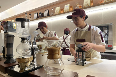 La cadena Juan Valdez abre su mayor tienda, una experiencia innovadora en cultura del café