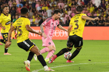 Lionel Messi marcó gol y dio asistencia en el empate 2-2 