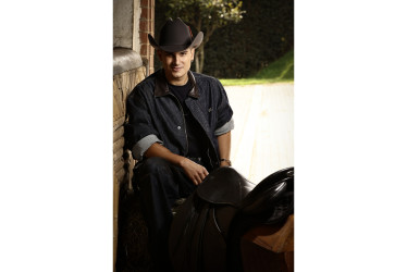 Pipe Bueno presenta 'Ya Te Superé', una canción de desamor y empoderamiento disponible desde el 13 de febrero en plataformas digitales.