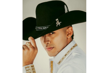 "Muchos hablan sin saber lo que uno ha vivido. Esta canción es para quienes han sido juzgados sin que nadie conozca su proceso. Es una forma de decir: mi historia es mía y nadie tiene derecho a minimizarla”, expresó Sebastián.