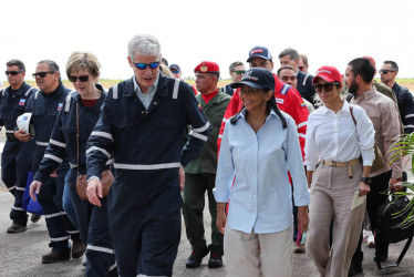 El secretario de Energía de Estados Unidos proyectó elevar la producción de la empresa estadounidense Chevron a 300.000 barriles diarios de petróleo en Venezuela.