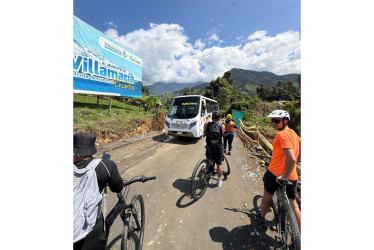 El nuevo tramo incluye la pavimentación de la vía desde la intersección del Sena - La Enea, vía Ternium en unos 280 metros, frentes que no hacían parte del anterior contrato.