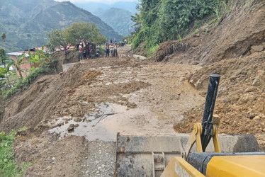 Derrumbes y pérdidas de banca causan cierres en 9 vías de Caldas y restricciones en la movilidad en otras 11 rutas. Reporte de este miércoles 4 de febrero.