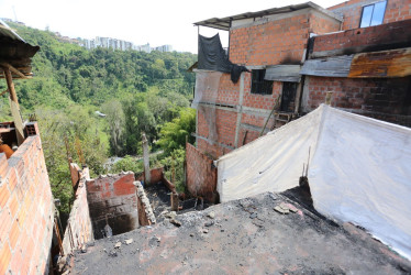 La indignación creció al ver que los vecinos de una vivienda afectada