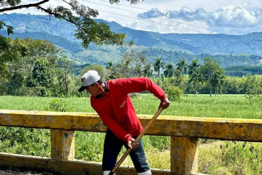  Invías ultima detalles en puente de acceso a municipio de Caldas