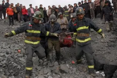 Según las autoridades, se registró una caída de un ascensor minero en uno de los pozos, un accidente que causó la muerte de siete trabajadores.
