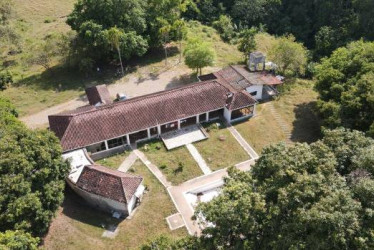 Foto I Archivo I LA PATRIA  En eeste primer semestre del 2026 esperan demoler una de las casas que en en el Magdalena Medio perteneció a Gonzalo Rodríguez Gacha, narco del Cartel de Medellín abatido en enfrentamiento con la Policía Nacional el 15 de diciembre de 1989.