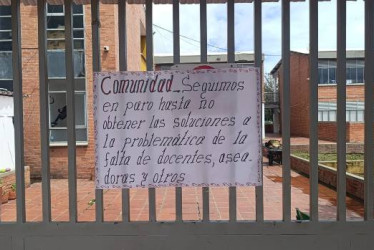  Fotos I Cortesía para LAPATRIA  Las clases están suspendidas desde el lunes pasado en el colegio de El Llano en Marmato.