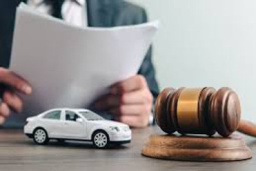 El defensor del sindicado expresó que su cliente ha tenido problemas económicos, por eso ha incumplido y está tratando de conseguir el dinero que adeuda.