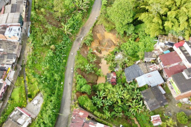 Fueron evacuadas 16 personas del sector, debido a la emergencia. 