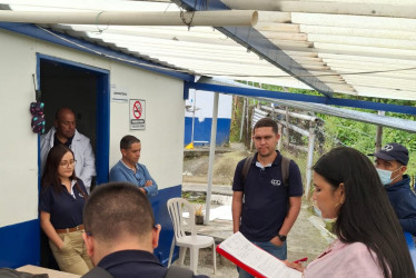 Equipos técnicos inspeccionan empresas y plantas de agua para verificar condiciones de seguridad laboral en el Quindío.