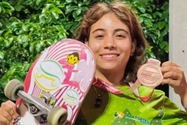 Indeportes Quindío apoya la formación universitaria de deportistas de alto rendimiento como parte de su apuesta por el desarrollo integral en el Eje Cafetero.