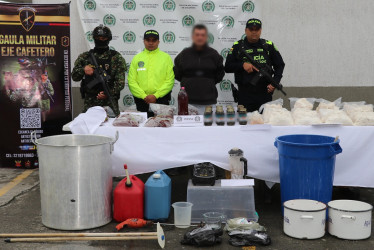 En el operativo incautaron cocaína y base de coca, y capturaron a un hombre.
