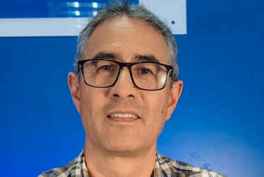 Ómar Ariel Díaz Gutiérrez, candidato a la Cámara por Caldas, durante su visita a LA PATRIA. 