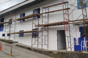 Las obras del hospital San Vicente de Paúl de Salento continúan en ejecución, un proyecto impulsado para fortalecer la atención en salud en el Eje Cafetero.