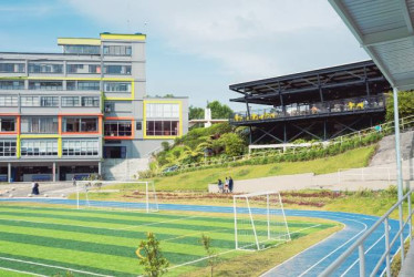 Manizales cuenta con reconocidos colegios que década tras década dejan huella en sus estudiantes activos y en sus egresados.