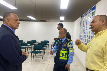 Autoridades locales recorrieron las nuevas instalaciones de tránsito, que ahora operan en el sector de la plaza Minorista.