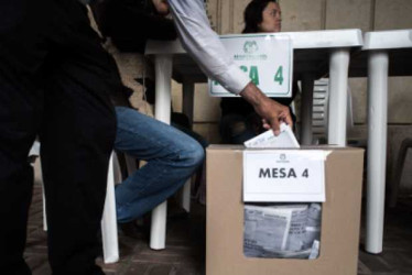 Contemplan penas de prisión y multas. La mayoría dirigidas a servidores públicos. 