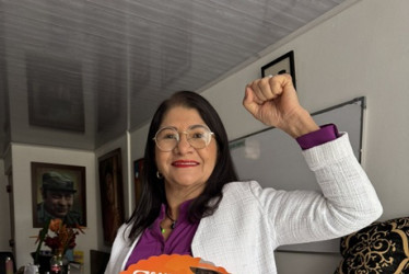 Foto | @sandracomunes | LA PATRIA Sandra Ramírez, viuda de Pedro Antonio Marín, alias Manuel Marulanda o Tirofijo, aspiraba a seguir en el Senado.