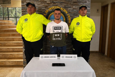 Alias ‘Bombillo’ fue capturado en Armenia durante un operativo de la Policía; era requerido por múltiples delitos y hacía parte del cartel de los más buscados.