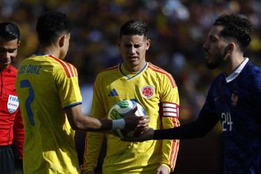 James Rodríguez, capitán de Colombia, es señalado por su bajo rendimiento en la doble fecha de partidos amistosos que jugó la Selección en su preparación para el Mundial 2026.