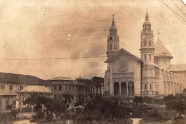 Lea la Oración del Incendio, escrita por Aquilino Villegas y publicada en 1929, en honor al día en el que ardió, hace 100 años, la Catedral de Manizales.