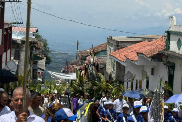 Con la procesión del Domingo de Ramos en tres parroquias urbanas de la Abuela de Caldas y vistas privilegiadas, se inició la Semana Santa.