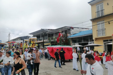 Con procesión de ramos desde Fundecos, se dió inicio a la Semana Mayor en el municipio más grande de Caldas y el Eje Cafetero.