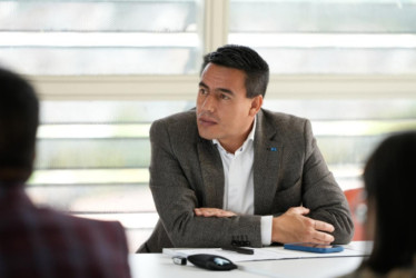 Manizales Cómo Vamos y Cifras & Conceptos rectificaron la favorabilidad del alcalde de Manizales, Jorge Eduardo Rojas, en el 2025: fue 58% y no 44%, tras ajuste metodológico.