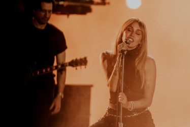 Miley Cyrus vuelve a ser Hannah Montana y desata la nostalgia a 20 años de haberse lanzado la serie