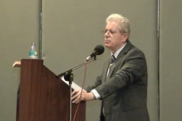 El profesor Nódier Agudelo Betancur, pionero en el estudio del derecho penal moderno en Colombia.