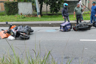 En el incidente registrado en la Panamericana resultaron lesionados los dos motociclistas.