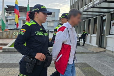 Ante el llamado de la ciudadanía, la Policía capturó en flagrancia al señalado de asesinar a su madre.