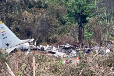 Familiares, amigos y autoridades acompañan el duelo por la pérdida de los uniformados oriundos del Quindío.