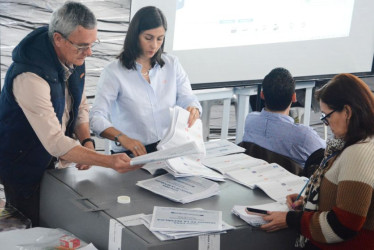 En Manizales se llevan a cabo los escrutinios en el Coliseo Mayor Jorge Arango Uribe.