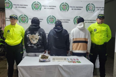 Durante las diligencias fue hallada una cantidad de marihuana para la elaboración de 300 cigarrillos