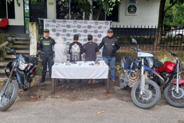 Los tres capturados harían parte de una banda enfrentada con el Clan del Golfo, por el control del microtráfico en La Dorada.