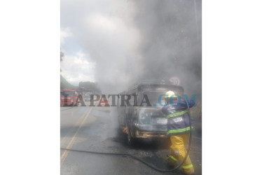 El Cuerpo de Bomberos de Supía atendió la emergencia y no se reportaron lesionados.