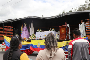 Fieles de la Iglesia católica pide a gobernantes de Colombia y Ecuador que dialoguen, pues comerciantes y transportistas se están viendo afectados por la guerra comercial entre ambos países. 