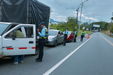 El horario se mantiene entre las 6:00 a. m. y las 8:00 p. m., para carros y motocicletas.