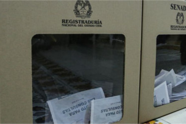 En las urnas se están depositando los votos al Congreso y consulta presidencial. 