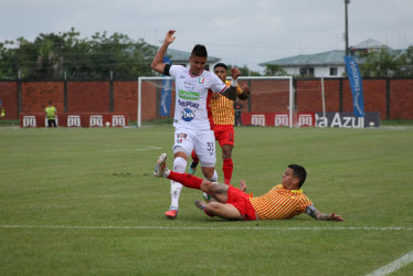 El Once Caldas empató 0-0 el clásico cafetero, en Yopal, ante Deportivo Pereira. Terminó con 10 jugadores, pues Juan Felipe Castaño fue expulsado al final. Suma 26 puntos y es cuarto en la tabla.