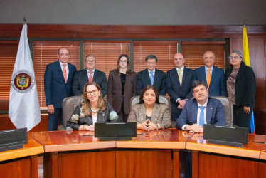La votación fue de seis magistrados a favor y dos en contra, con salvamentos parciales de voto de los magistrados Héctor Carvajal Londoño y Vladimir Fernández Andrade.
