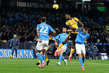 Napoli empató 1-1 con Parma y dejó escapar puntos clave en la lucha por el título.