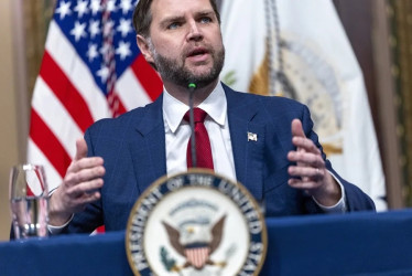 Estados Unidos le hace una "última oferta" a Irán en unas negociaciones que se estancan. Según EE. UU., el principal escollo ha sido que Irán no ha asumido un compromiso de no buscar un arma nuclear. Fotografía de archivo del vicepresidente de Estados Unidos, J. D. Vance.